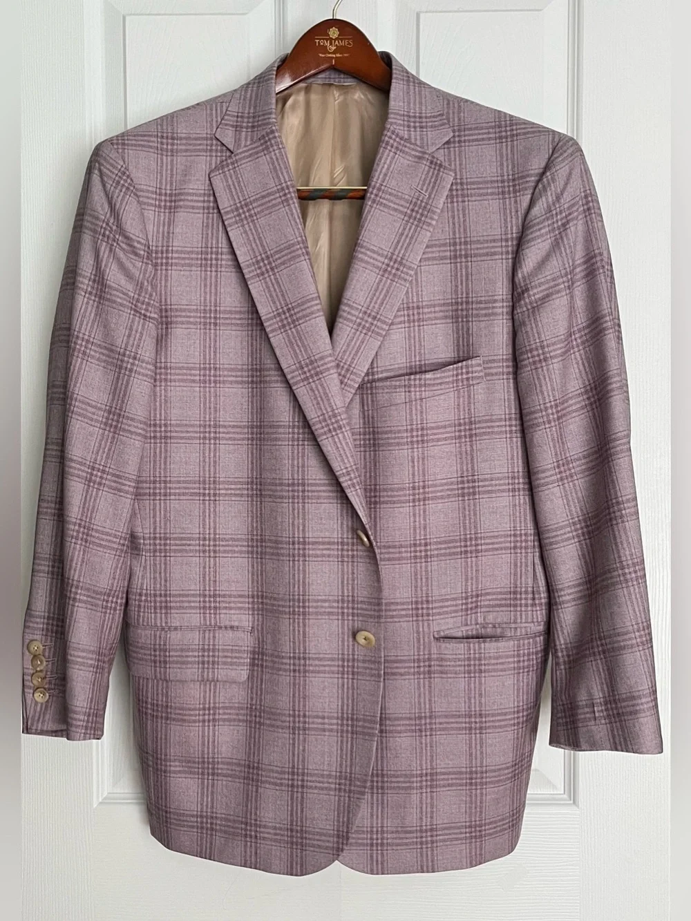 Tom James, Men’s Custom made Wool sport coat in gray/purple plaid, size 48R